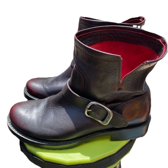 NWOT Frye Veronica engineer, Burgundy, leather boo size 6.5 B - Picture 2 of 13